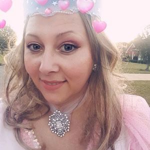 Meet your Posher, Angela